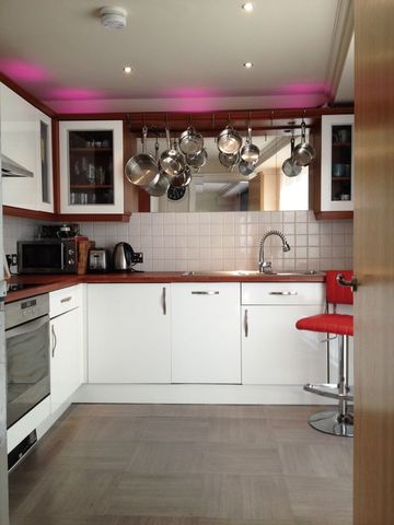  Image of 3 Bedroom Flat for sale at Warstone Lane  Birmingham, B18 6HP