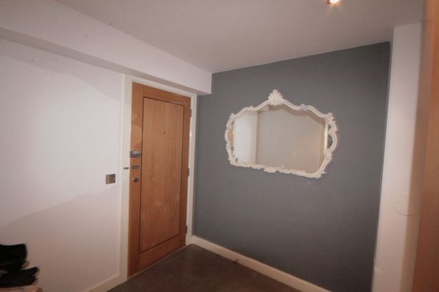 Image of 3 Bedroom Flat for sale at Warstone Lane  Birmingham, B18 6HP