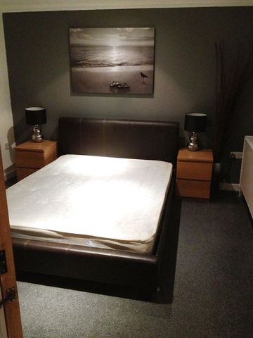  Image of 3 Bedroom Flat for sale at Warstone Lane  Birmingham, B18 6HP