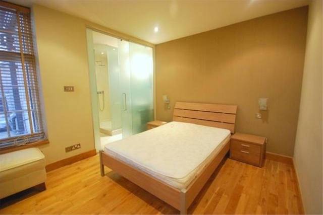  Image of 1 Bedroom Flat to rent at ST JAMES, SW1Y 6BL