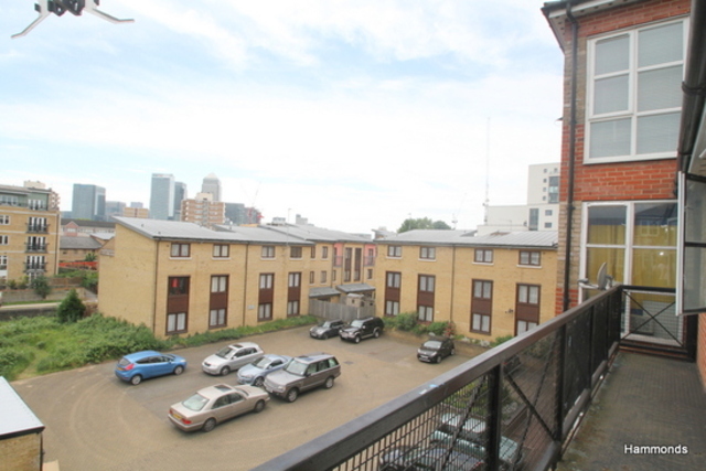  Image of 2 Bedroom Flat to rent at Alphabet Square  London, E3 3RT