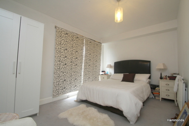  Image of 2 Bedroom Flat to rent at Alphabet Square  London, E3 3RT