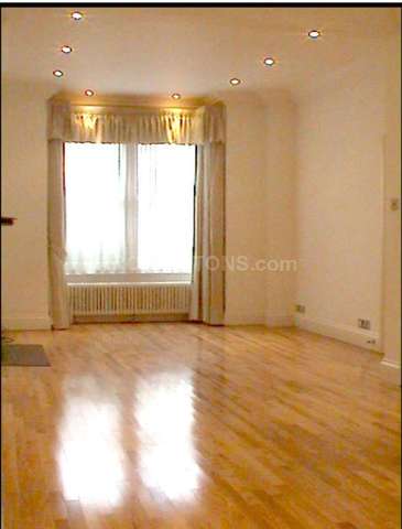  Image of 4 Bedroom Detached to rent at Johns Avenue Hendon London, NW4 4EN
