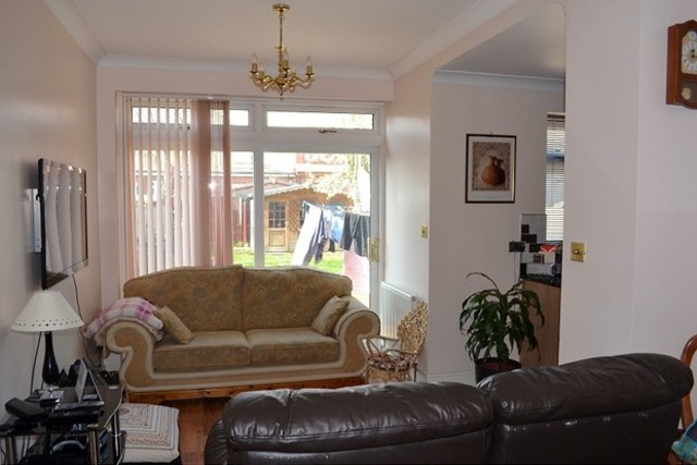  Image of 5 Bedroom End of Terrace to rent at Arandora Cresent Chadwell Heath Essex, RM6 4SR