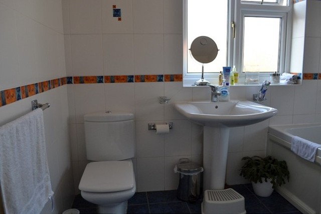  Image of 5 Bedroom End of Terrace to rent at Arandora Cresent Chadwell Heath Essex, RM6 4SR