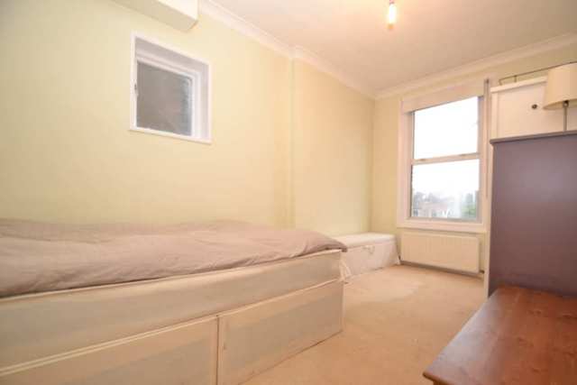  Image of 2 Bedroom Flat to rent at Argyle Road  London, W13 0LW