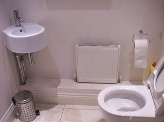  Image of 3 Bedroom Detached to rent at Arundel Drive  Borehamwood, WD6 2NJ