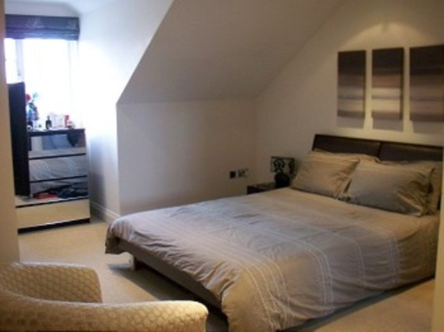  Image of 3 Bedroom Detached to rent at Arundel Drive  Borehamwood, WD6 2NJ