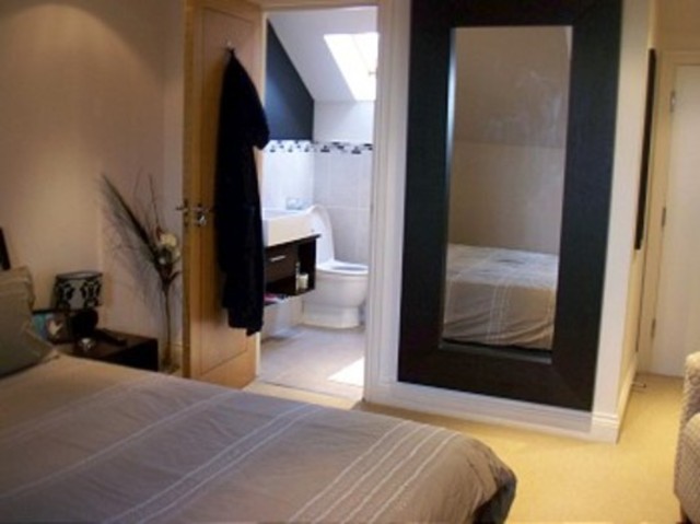  Image of 3 Bedroom Detached to rent at Arundel Drive  Borehamwood, WD6 2NJ
