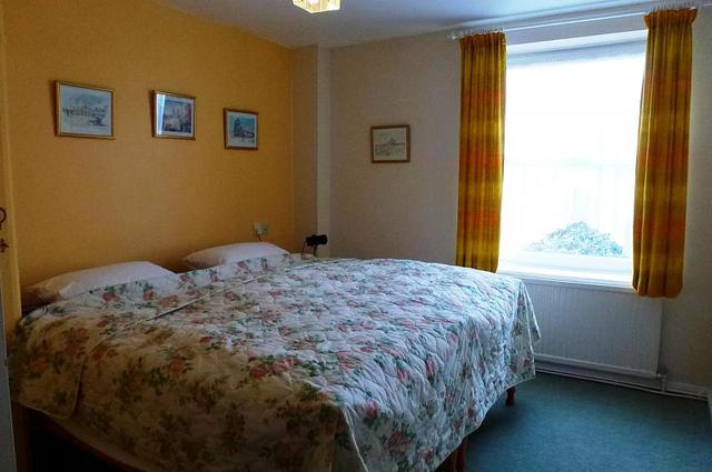  Image of 2 Bedroom Flat to rent at York Avenue  Hove, BN3 1PT