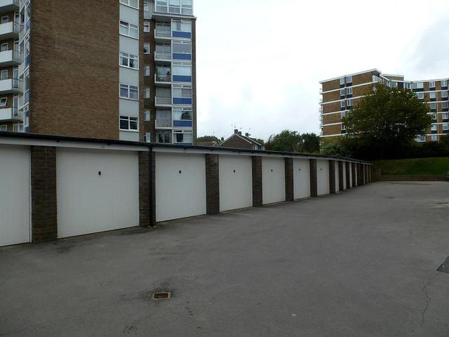  Image of 2 Bedroom Flat to rent at York Avenue  Hove, BN3 1PT