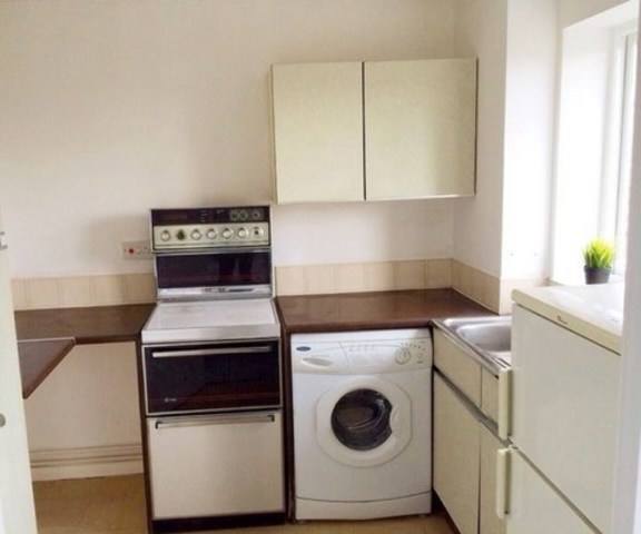  Image of Flat to rent at BLACKSMITH CLOSE  CHADWELL HEATH, RM6 4XE