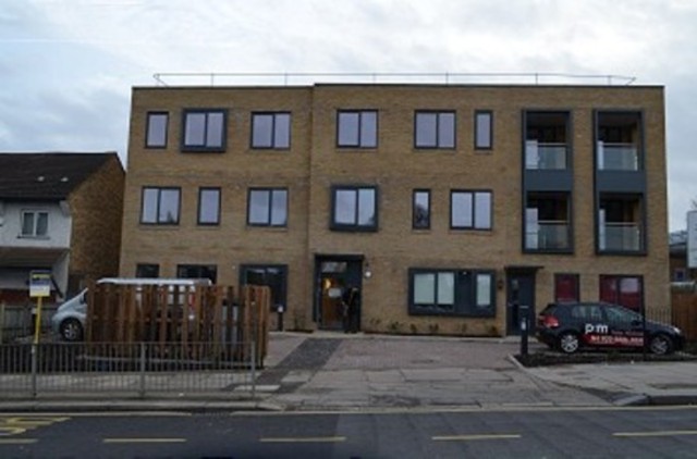 Image of 2 Bedroom Flat to rent at Bowes Road  Arnos Grove, N11 1BA