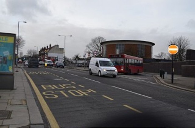  Image of 2 Bedroom Flat to rent at Bowes Road  Arnos Grove, N11 1BA