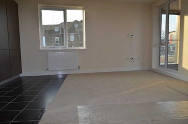  Image of 1 Bedroom Flat to rent at Bowes Road  Arnos Grove, N11 1BA
