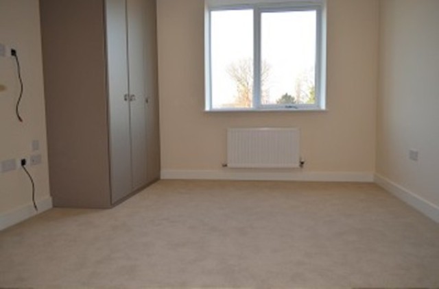  Image of 1 Bedroom Flat to rent at Bowes Road  Arnos Grove, N11 1BA