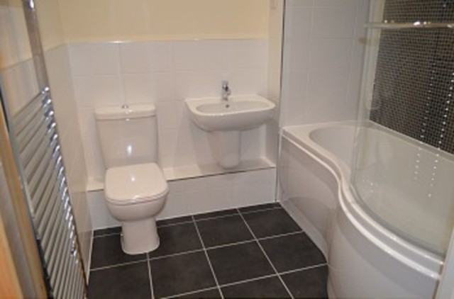  Image of 1 Bedroom Flat to rent at Bowes Road  Arnos Grove, N11 1BA