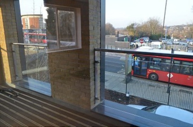  Image of 1 Bedroom Flat to rent at Bowes Road  Arnos Grove, N11 1BA