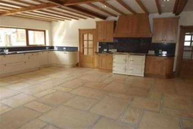  Image of 4 Bedroom Detached to rent at Burton-on-Trent, DE15 0QS