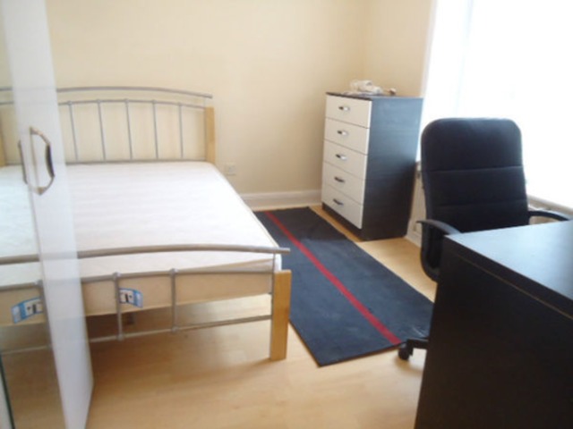  Image of 2 Bedroom Flat to rent at Britannia Street  King