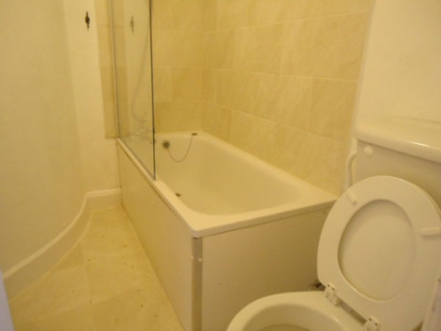  Image of 2 Bedroom Flat to rent at Britannia Street  King