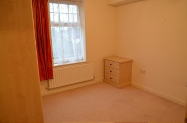  Image of 2 Bedroom Flat to rent at Buttery Mews  Southgate, N14 7DF