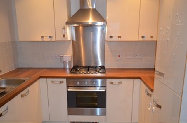  Image of 2 Bedroom Flat to rent at Buttery Mews  Southgate, N14 7DF