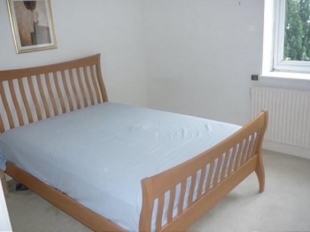  Image of 1 Bedroom Flat to rent at Bycullah Road  Enfield, EN2 8EU