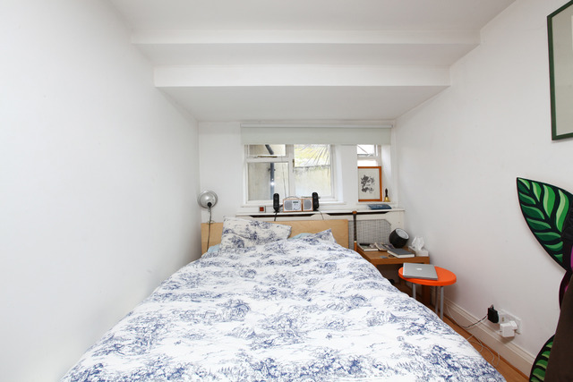  Image of 2 Bedroom Apartment for sale at Camberwell Grove  Camberwell, SE5 8JA