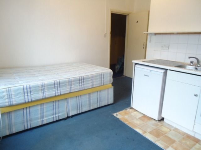  Image of Studio to rent at Camden Road  Holloway Road, N7 0SH