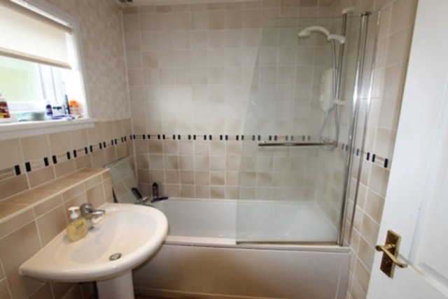  Image of 2 Bedroom Terraced to rent at Helensburgh Argyll and Bute Argyll and Bute, G84 9HH