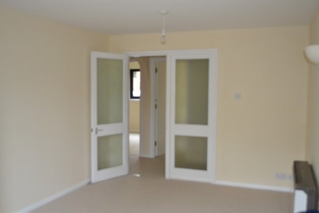  Image of 2 Bedroom Flat to rent at Capstan Close  Romford, RM6 4PY
