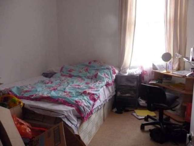  Image of 3 Bedroom Terraced to rent at Caulfield Road  London, E6 2DJ