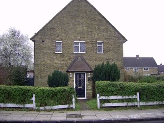  Image of 2 Bedroom End of Terrace to rent at Charnwood Road  Enfield, EN1 4QP