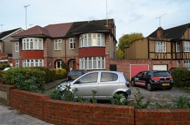  Image of Flat to rent at Chase Road  Southgate, N14 4LH