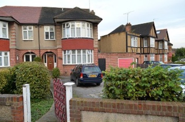  Image of Flat to rent at Chase Road  Southgate, N14 4LH