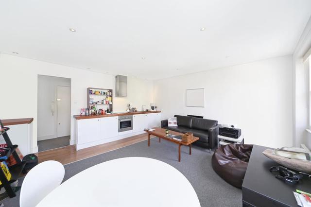  Image of 1 Bedroom Flat to rent at Chepstow Road  London, W2 5BE