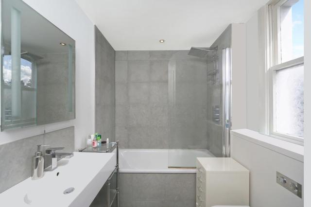  Image of 1 Bedroom Flat to rent at Chepstow Road  London, W2 5BE