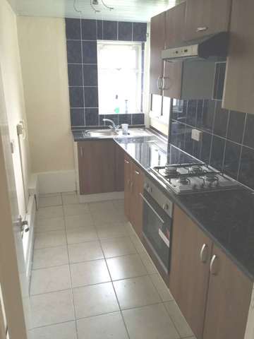  Image of 1 Bedroom Flat to rent at Convent Way  Southall, UB2 5UD