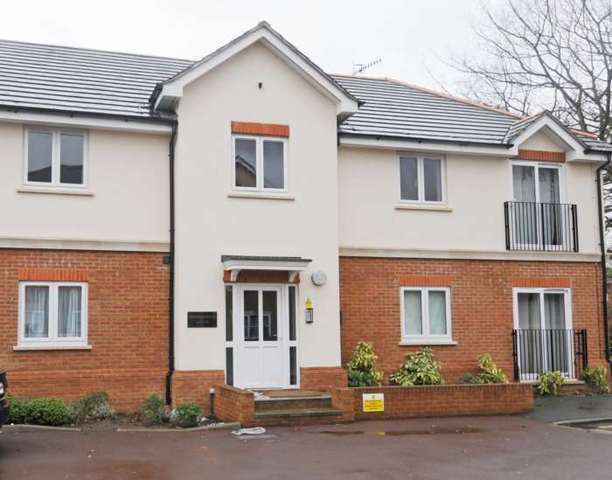  Image of 2 Bedroom Apartment to rent at Highfield House Town Mead West Green Crawley, RH11 7EH