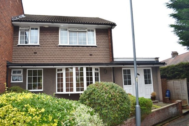  Image of 3 Bedroom End of Terrace for sale at Crombie Close  Redbridge, IG4 5HF