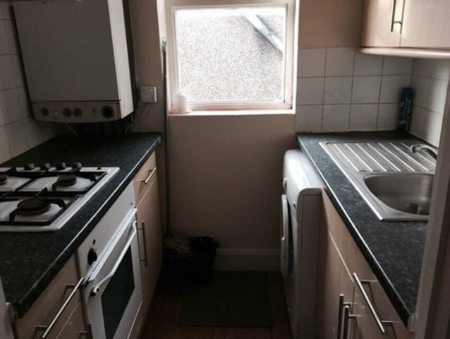  Image of 2 Bedroom Terraced to rent at CROWNFIELD ROAD  LEYTON, E15 2AS