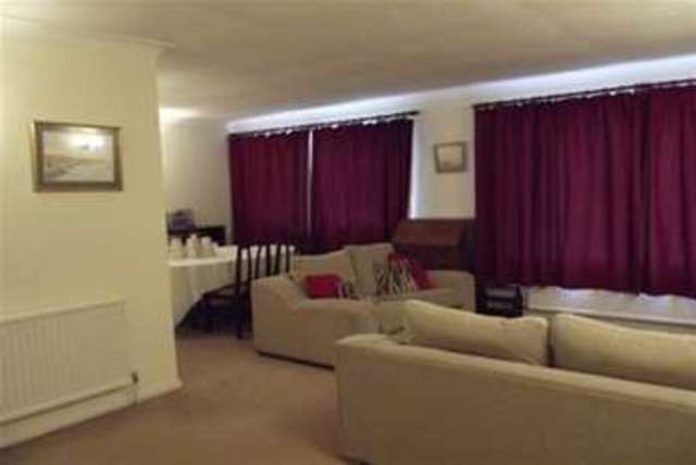  Image of 3 Bedroom Detached to rent at Dover, CT15 5EW