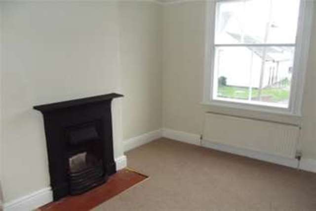  Image of 3 Bedroom Terraced to rent at Redditch, B98 8EZ