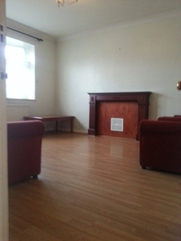  Image of 2 Bedroom Ground Flat to rent at EASTERN AVENUE NEWBURY PARK ILFORD, IG2 7SE