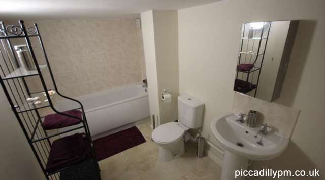  Image of 3 Bedroom Apartment to rent at Empress Street Old Trafford Manchester, M16 9EN