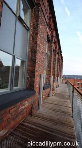  Image of 3 Bedroom Apartment to rent at Empress Street Old Trafford Manchester, M16 9EN