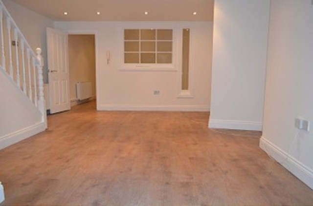  Image of 1 Bedroom Flat to rent at Essex Road  Islington, N1 3PF