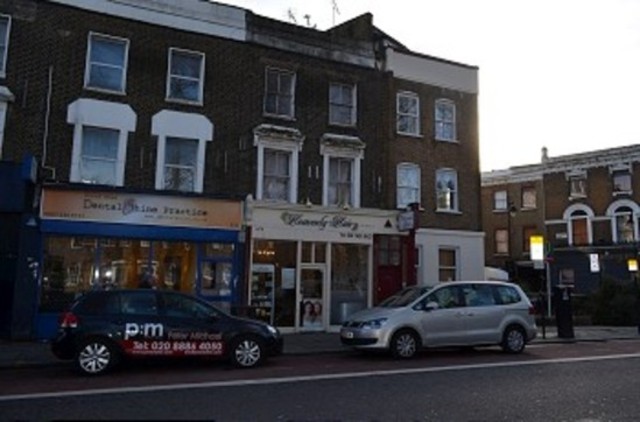  Image of 1 Bedroom Flat to rent at Essex Road  Islington, N1 3PF