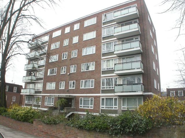  Image of 3 Bedroom Flat for sale at Fairfax Road Array South Hampstead, NW6 4EX